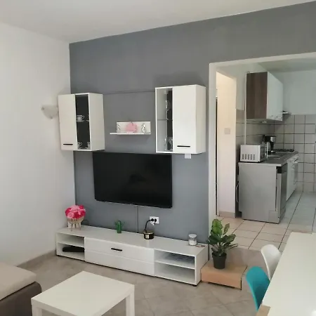 Apartman Jurjevic - Whole House With Yard And Parking