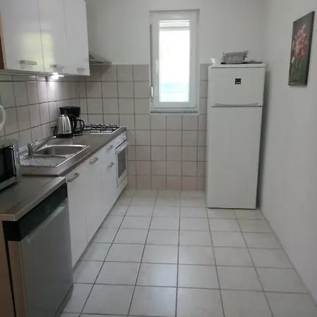 Feriehus Apartman Jurjevic - Whole House With Yard And Parking