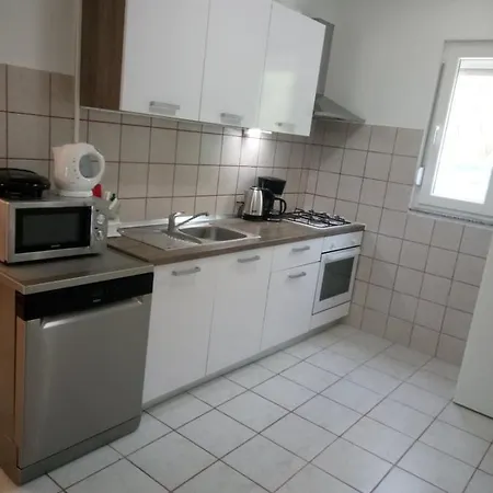 Apartman Jurjevic - Whole House With Yard And Parking Feriehus